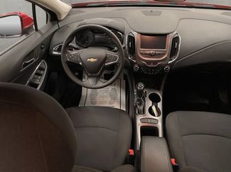 Used 2017 Chevrolet Cruze LT w/ Convenience Package FWD video 2