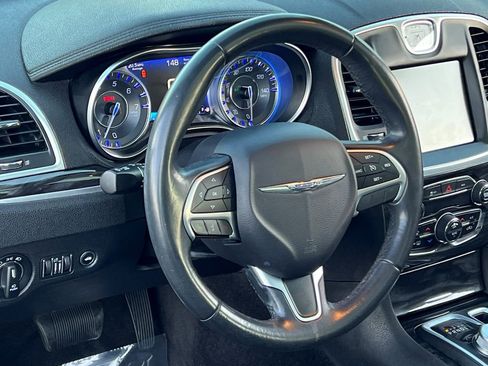Used 2016 Chrysler 300 Limited RWD image 10