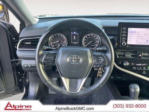 Used 2024 Toyota Camry SE image 12