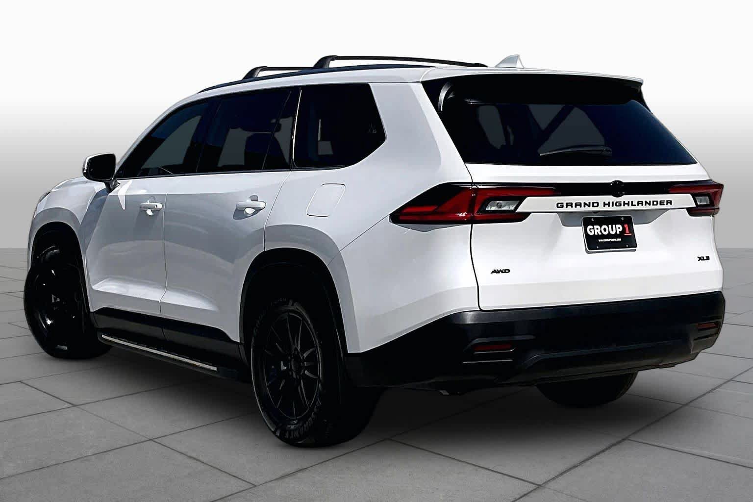 Used 2026 Toyota Grand Highlander AWD image 13