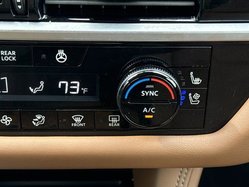 Certified 2025 Nissan Pathfinder Platinum AWD/4WD image 28