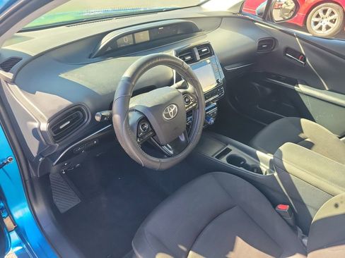 Used 2022 Toyota Prius L Eco image 18