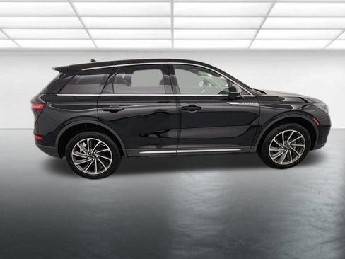 Used 2023 Lincoln Corsair AWD w/ Equipment Group 101A image 8