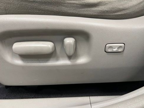 Used 2013 Toyota Highlander Plus w/ Protection Pkg image 25