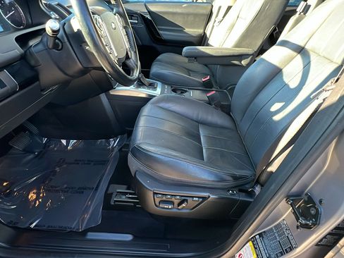 Used 2013 Land Rover LR2 image 16