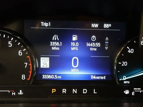 Used 2023 Ford Explorer XLT w/ Equipment Group 202A AWD/4WD image 28