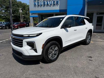 Used 2024 Chevrolet Traverse LT w/ Enhanced Driving Package