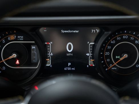 Used 2024 Jeep Wrangler Sahara image 44