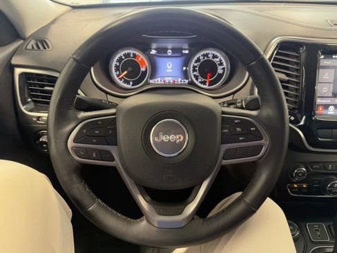 Used 2019 Jeep Cherokee Limited AWD/4WD image 30