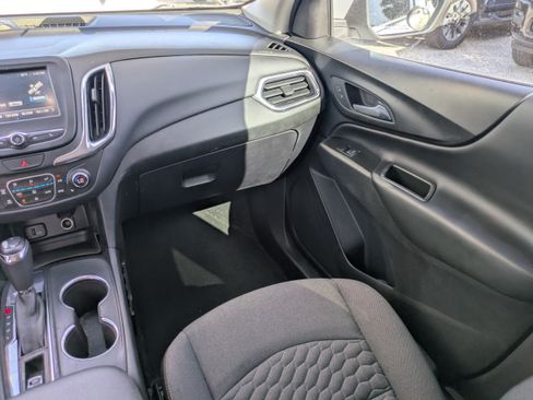 Used 2018 Chevrolet Equinox LT FWD image 16