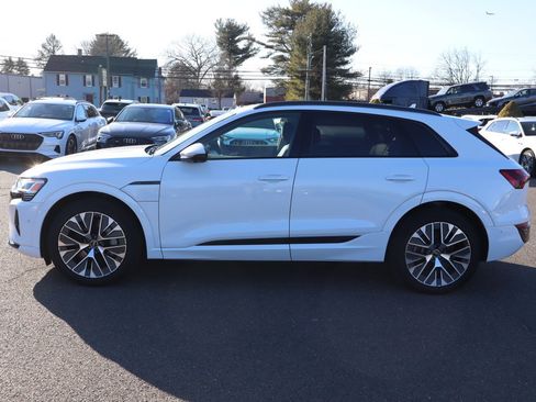 Used 2024 Audi Q8 e-tron Premium Plus w/ Premium Plus Package image 8