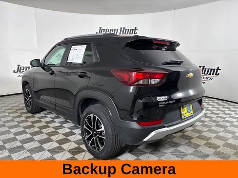 Used 2025 Chevrolet TrailBlazer LT AWD/4WD image 9