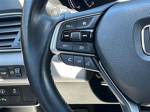 Used 2018 Honda Accord Touring image 38