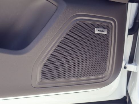 Certified 2026 Porsche Macan AWD/4WD image 13