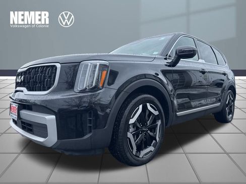Used 2023 Kia Telluride EX w/ EX Captain's Chair Package image 1