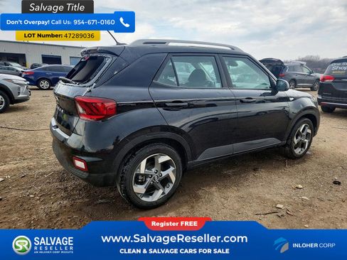 Used 2024 Hyundai Venue SEL FWD image 4