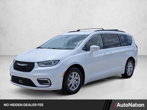 Used 2022 Chrysler Pacifica Touring-L FWD image 1