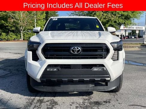 Used 2025 Toyota Tacoma SR5 RWD image 8