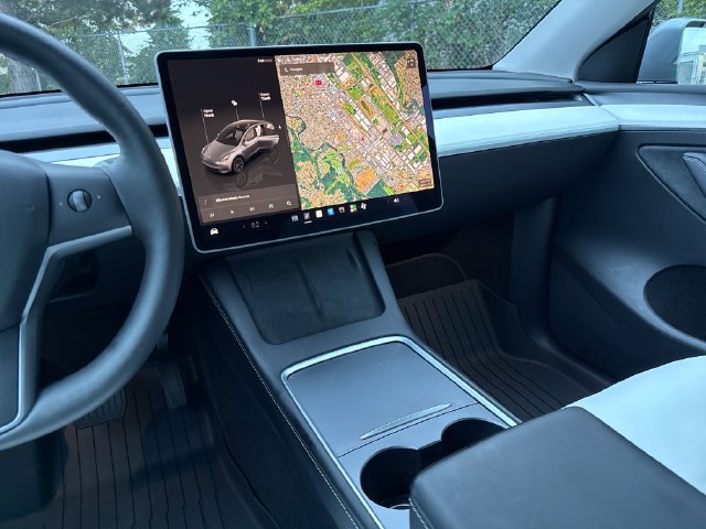 Used 2025 Tesla Model Y Long Range RWD image 21