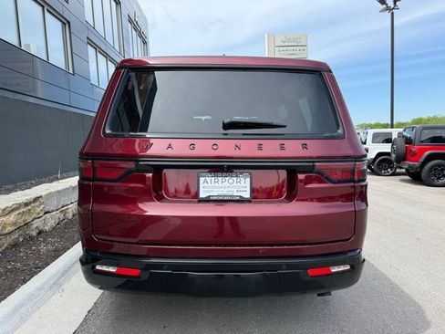 Used 2025 Jeep Wagoneer Series II w/ Premium Group I AWD/4WD image 4
