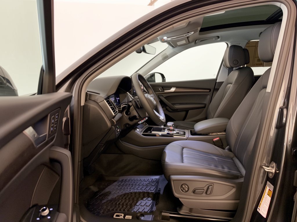 Certified 2024 Audi Q5 2.0T Premium Plus AWD/4WD image 5