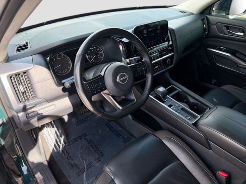 Used 2023 Nissan Pathfinder SL image 25