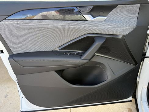 New 2026 Volkswagen Tiguan S image 9