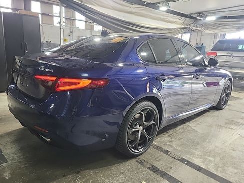 Used 2017 Alfa Romeo Giulia Ti w/ TI 19" Sport Package AWD/4WD image 2