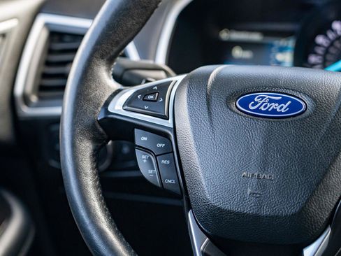 Used 2018 Ford Edge SEL w/ Equipment Group 201A AWD/4WD image 24