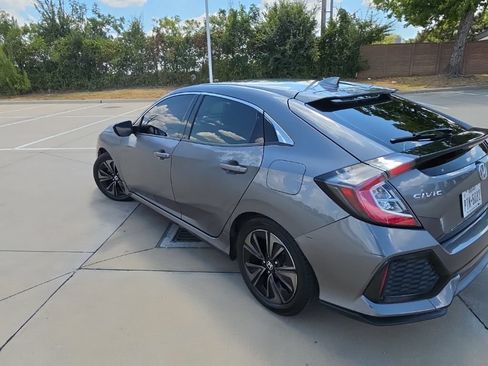 Used 2017 Honda Civic EX image 4