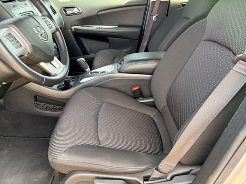 Used 2019 Dodge Journey SE w/ Connectivity Group image 5