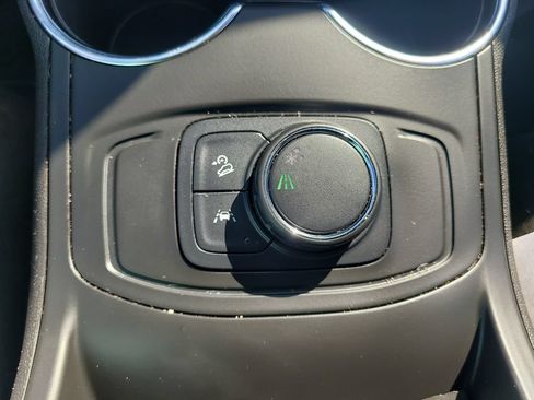 Used 2023 GMC Terrain SLE FWD image 27