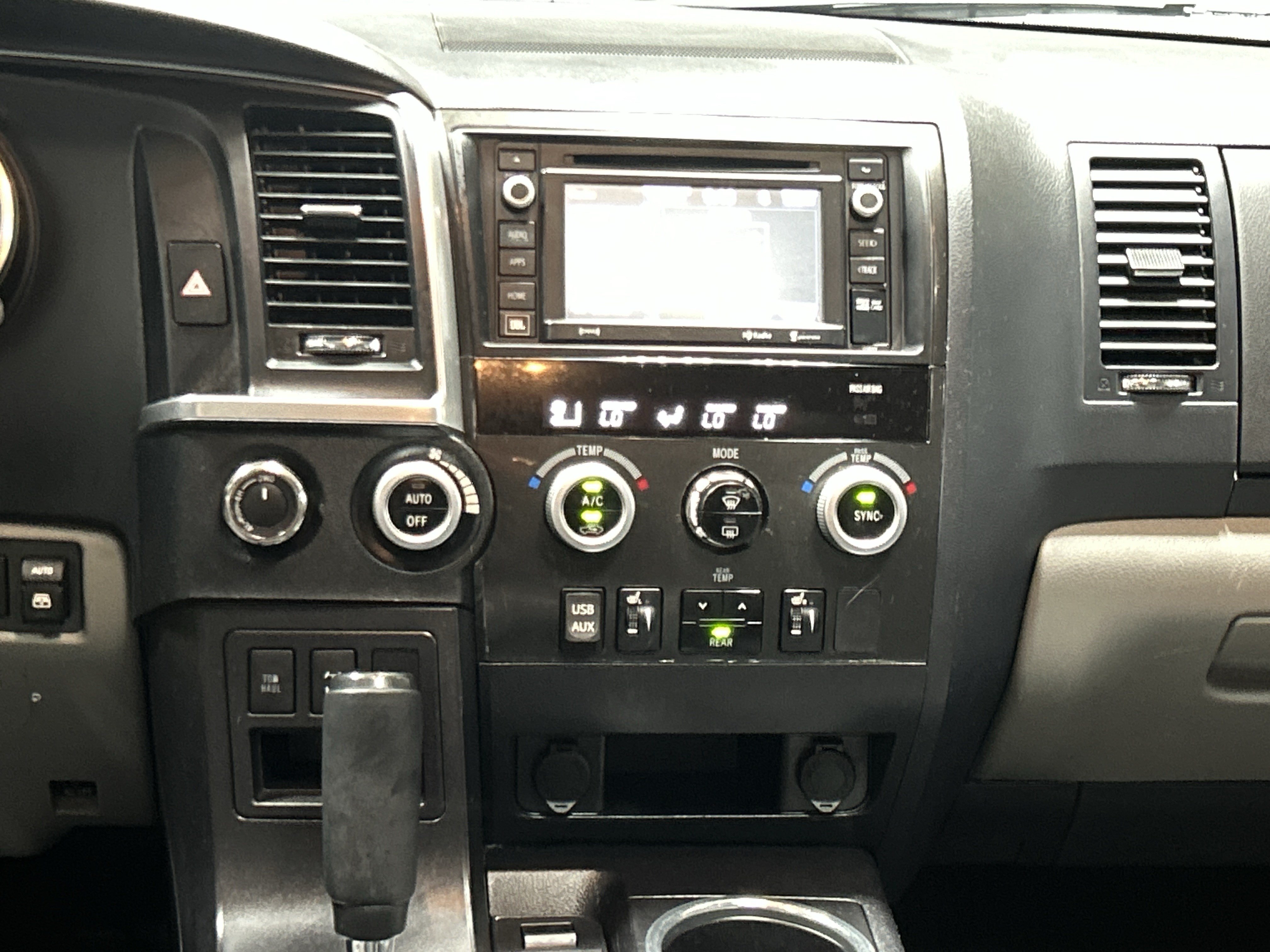 Used 2018 Toyota Sequoia Limited w/ Safety & Convenience Package AWD/4WD image 29