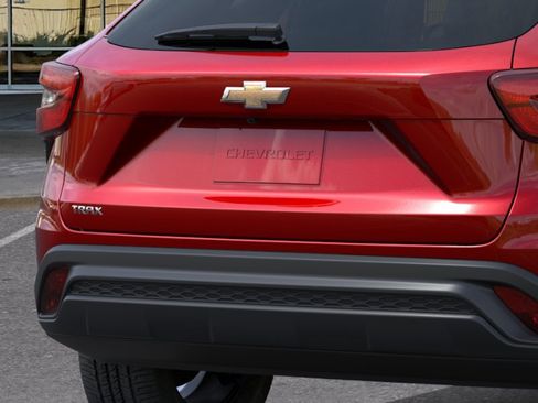 New 2026 Chevrolet Trax LS w/ LS Convenience Package FWD image 15