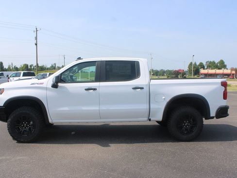 New 2026 Chevrolet Silverado 1500 ZR2 AWD/4WD image 6