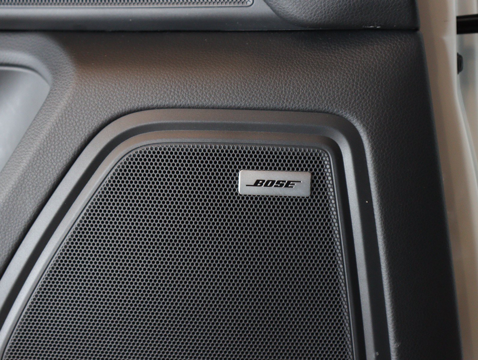 Certified 2024 Porsche Macan AWD/4WD image 26
