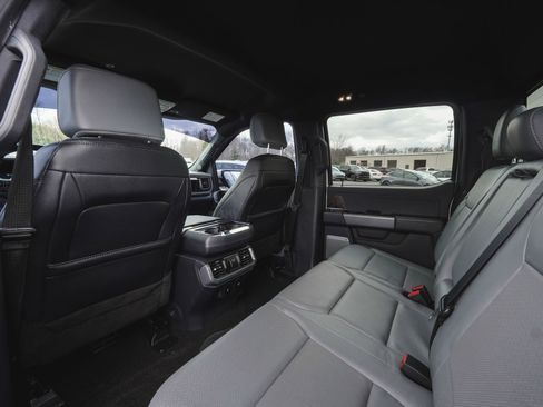 Used 2022 Ford F150 Lightning Lariat image 32