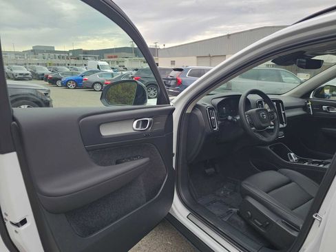 New 2026 Volvo XC40 B5 Plus w/ Protection Package Premier image 20