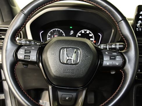 Used 2025 Honda Pilot TrailSport image 20