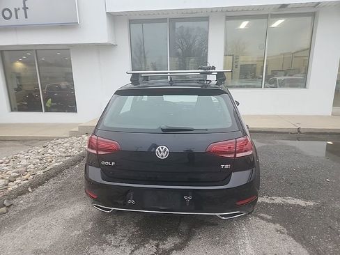 Used 2018 Volkswagen Golf SE image 4