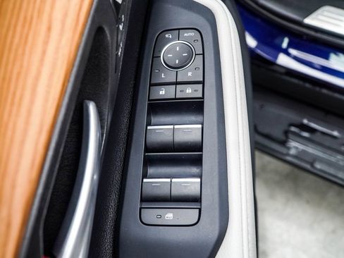 Used 2025 Toyota Grand Highlander AWD image 39