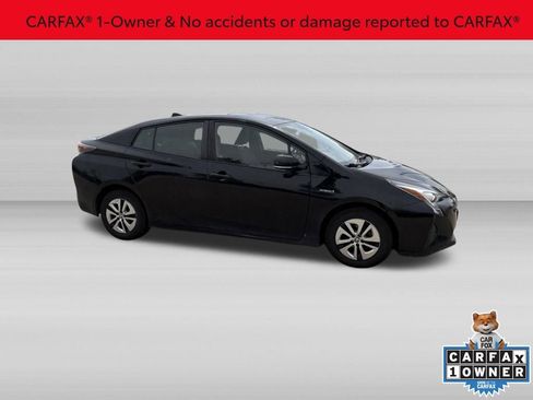 Used 2016 Toyota Prius Three w/ Advanced Technology Package FWD image 3