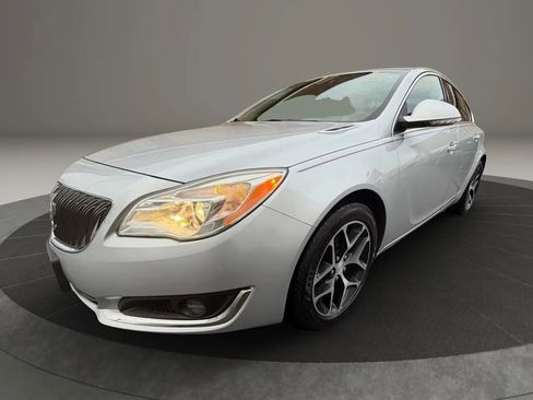 Used 2017 Buick Regal Sport Touring image 1