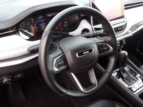 Used 2022 Jeep Compass Latitude AWD/4WD image 15