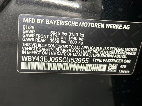 Used 2025 BMW i7 eDrive50 w/ M Sport Package RWD image 19