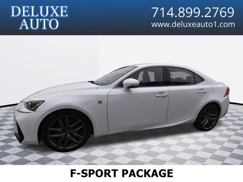 Used 2017 Lexus IS 200t F Sport w/ F Sport Package RWD image 1
