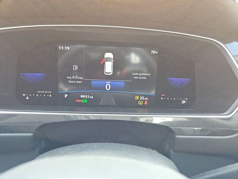 Certified 2023 Volkswagen Tiguan SE image 10