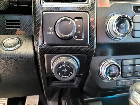 Used 2019 Ford F150 Lariat w/ Equipment Group 502A Luxury AWD/4WD image 16