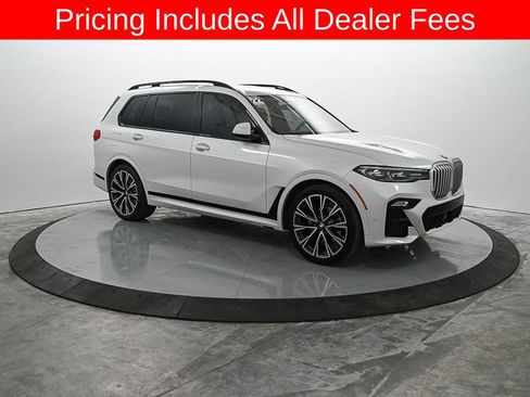 Used 2022 BMW X7 xDrive40i w/ M Sport Package AWD/4WD image 4