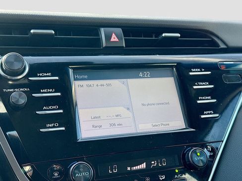 Used 2018 Toyota Camry XSE FWD image 14